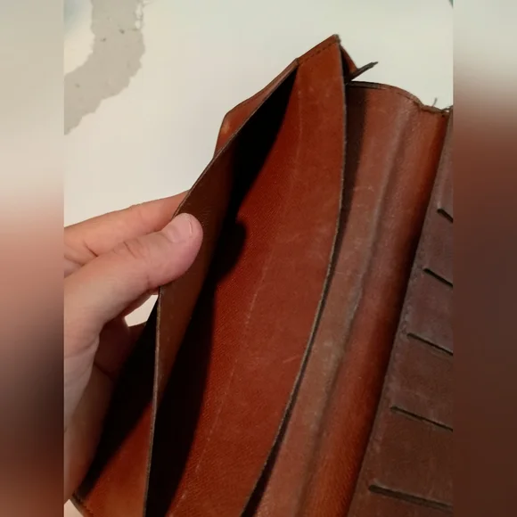 Authentic Louis Vuitton Monogram Checkbook Wallet - Picture 12 of 17